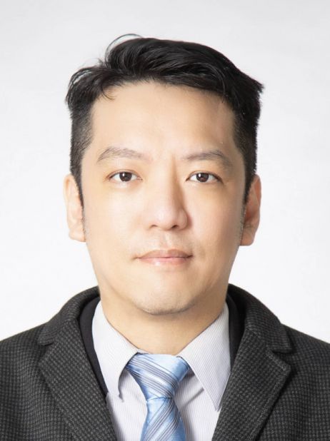 教師照片：曾俊元